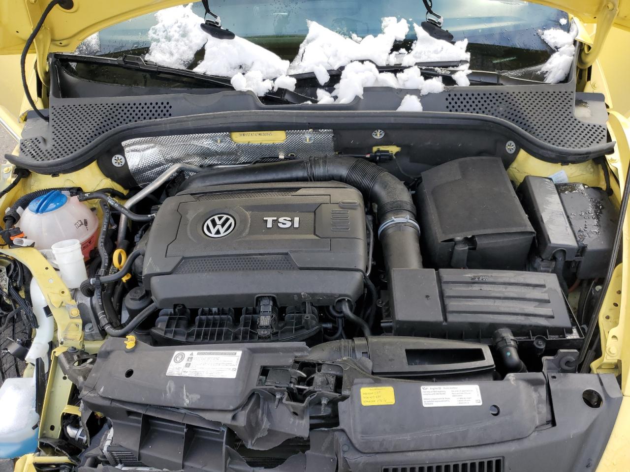 2015 Volkswagen Beetle - Image 11