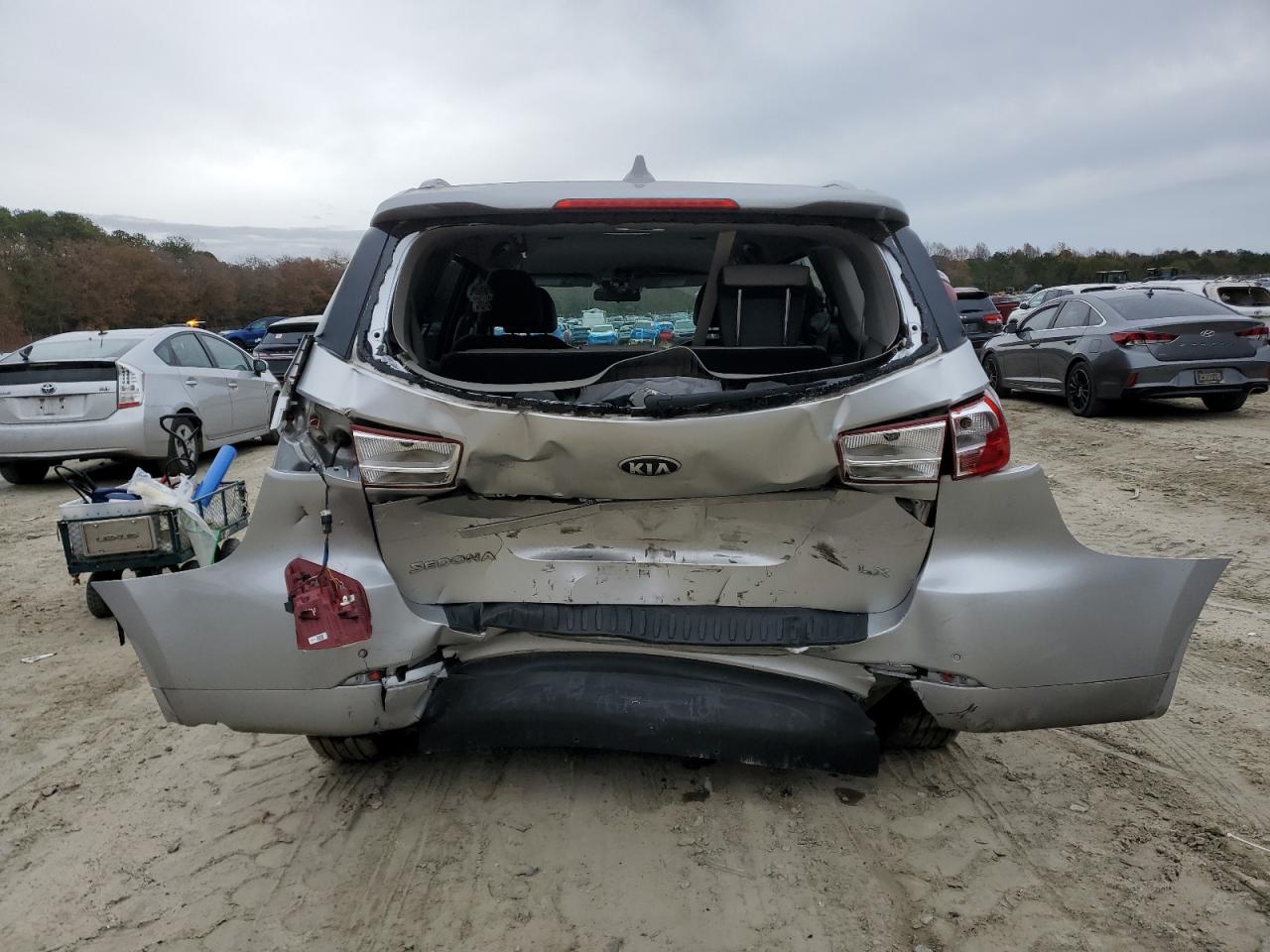 2018 Kia Sedona - Image 6