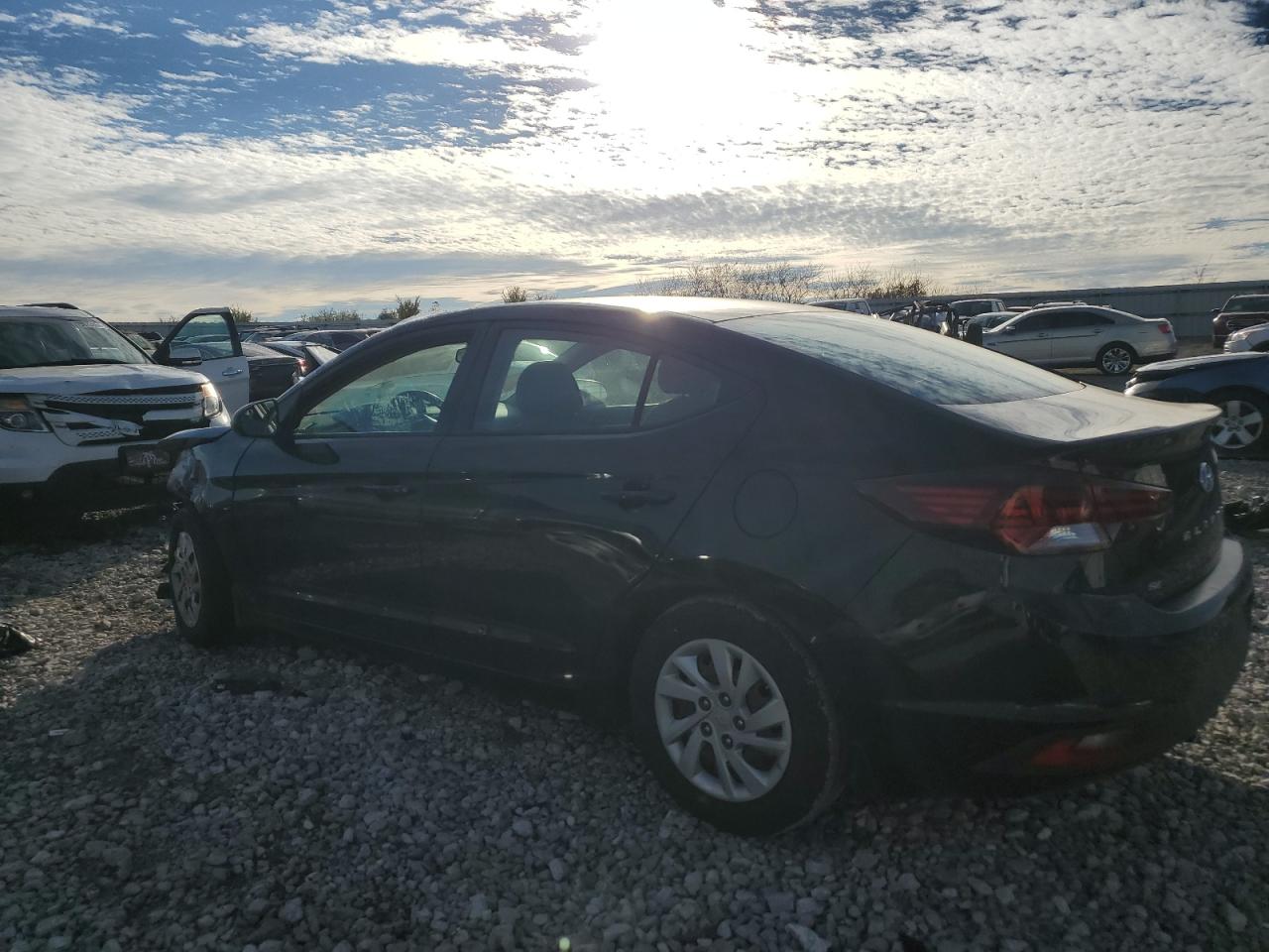 2020 Hyundai Elantra - Image 2