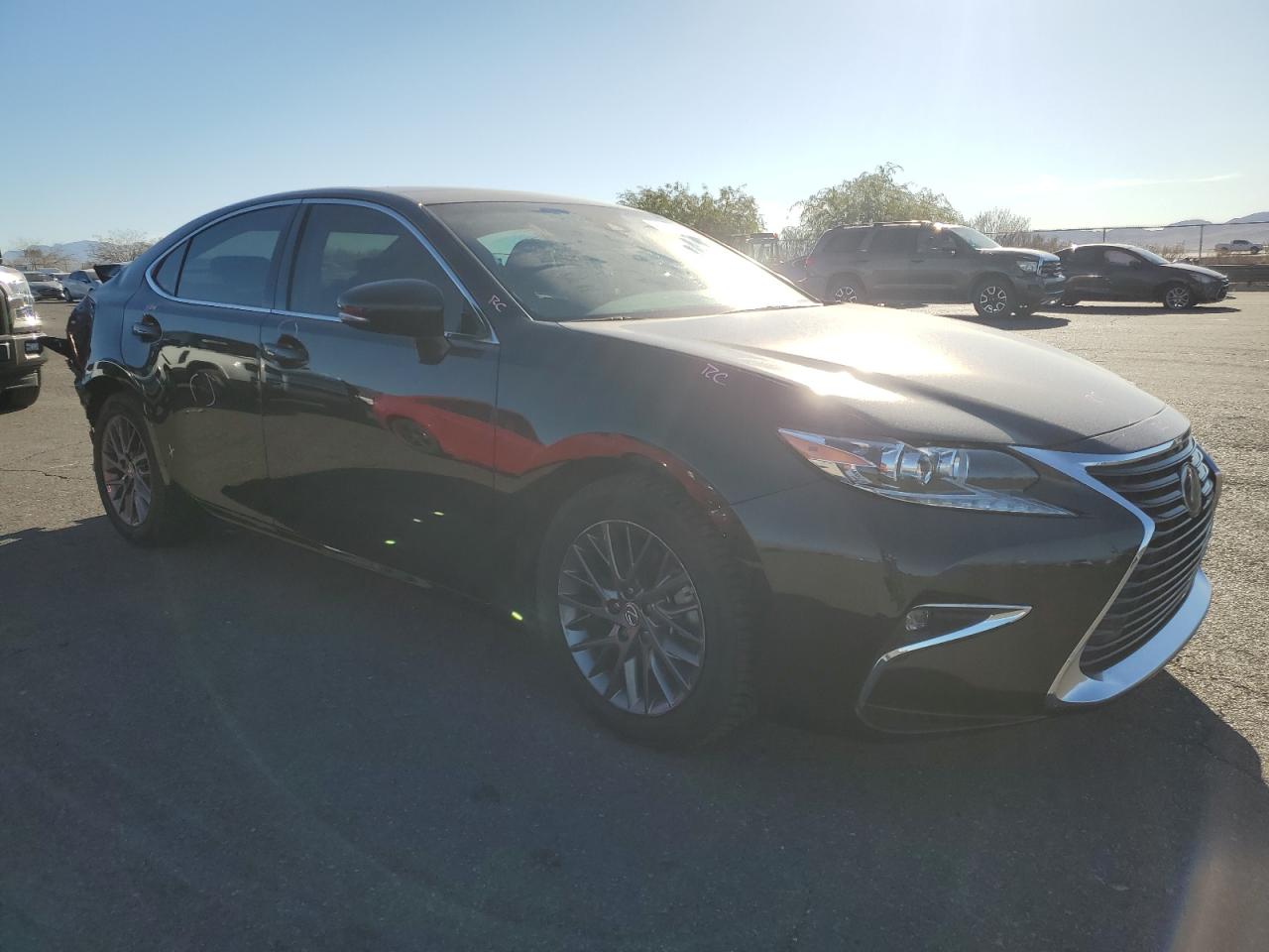 2018 Lexus ES - Image 4
