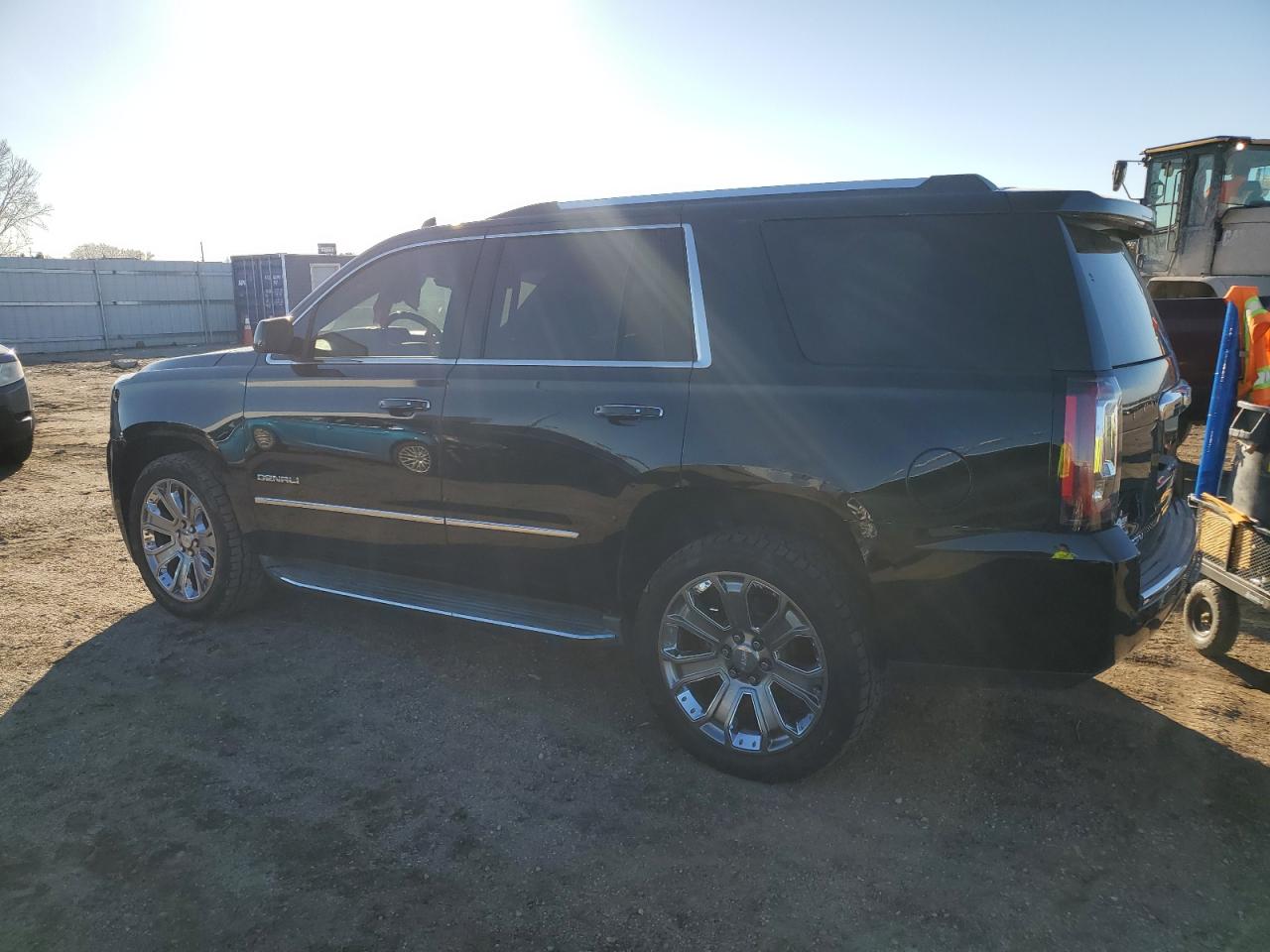 2015 GMC Yukon - Image 2