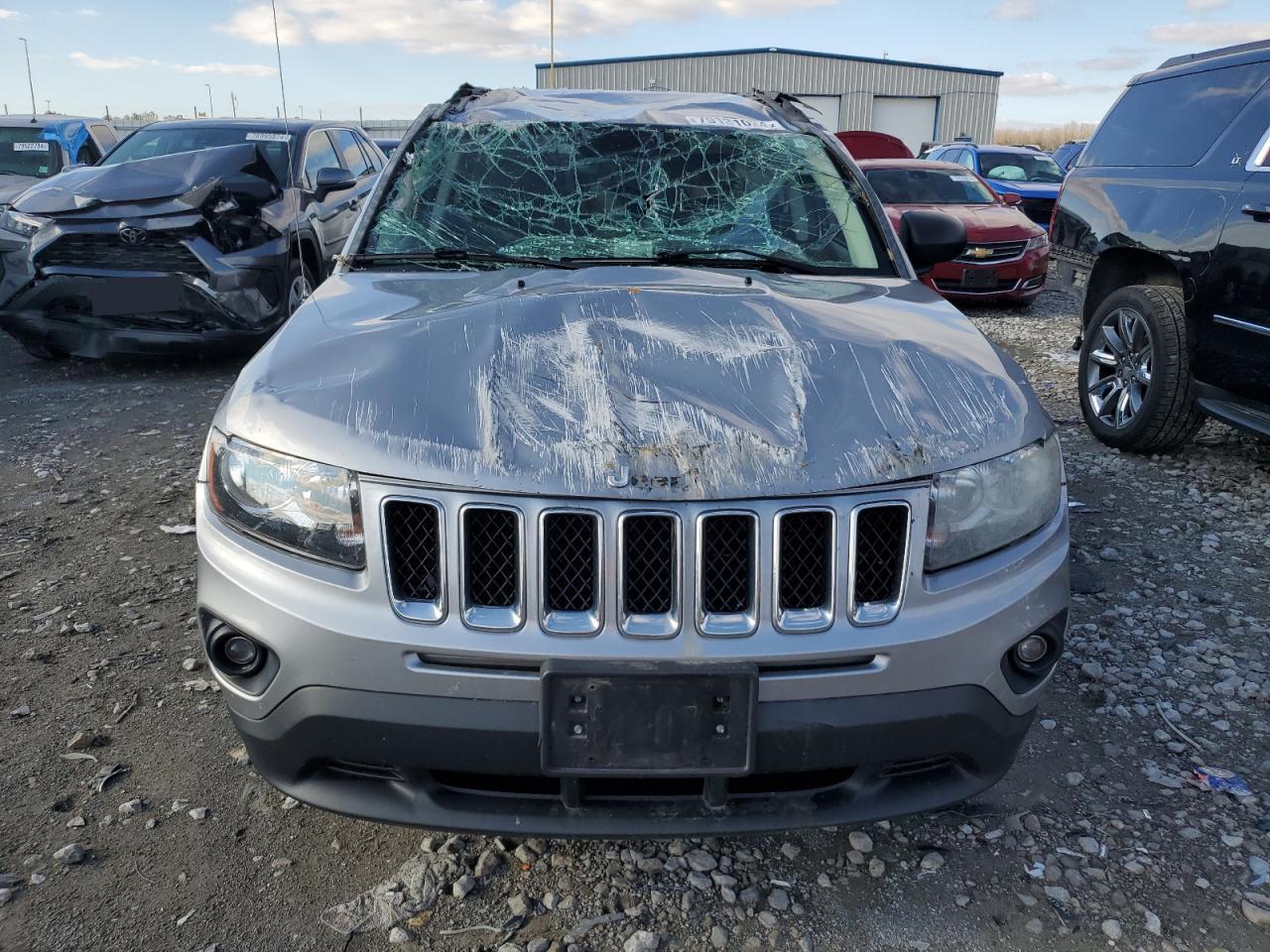 2016 Jeep Compass - Image 5