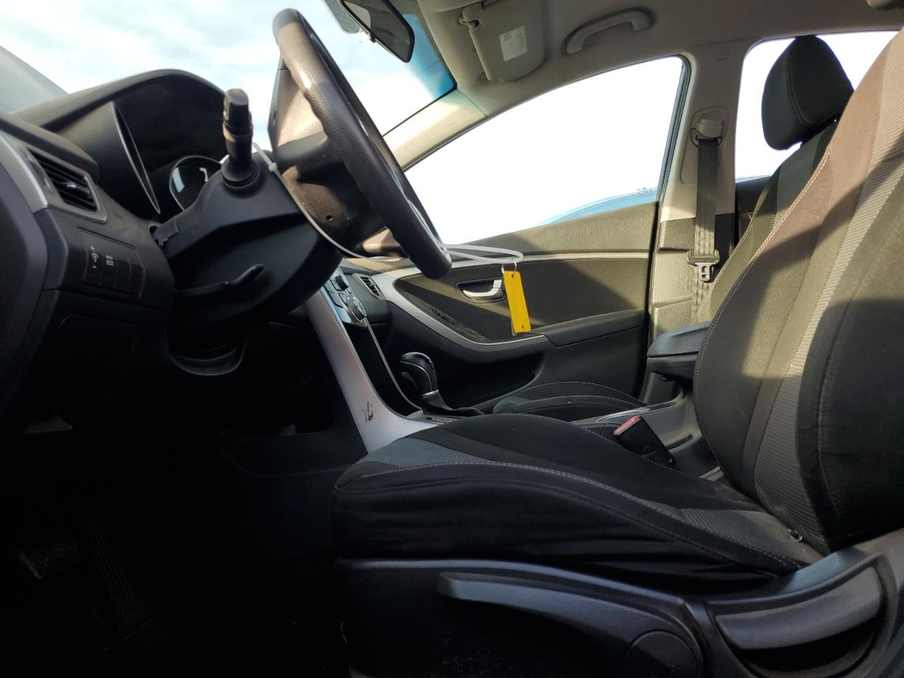 2017 Hyundai Elantra - Image 7