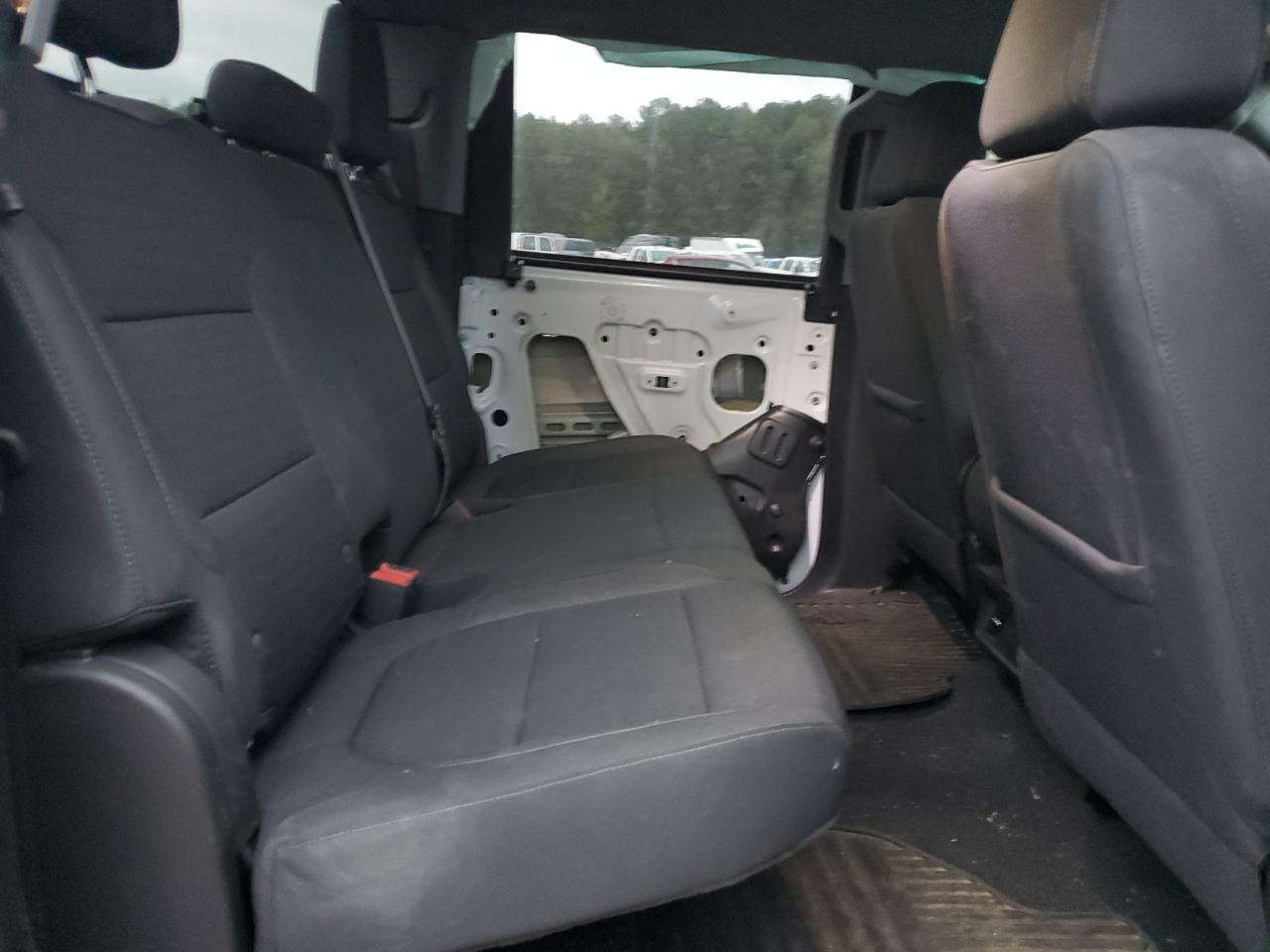 2022 Chevrolet Silverado - Image 10