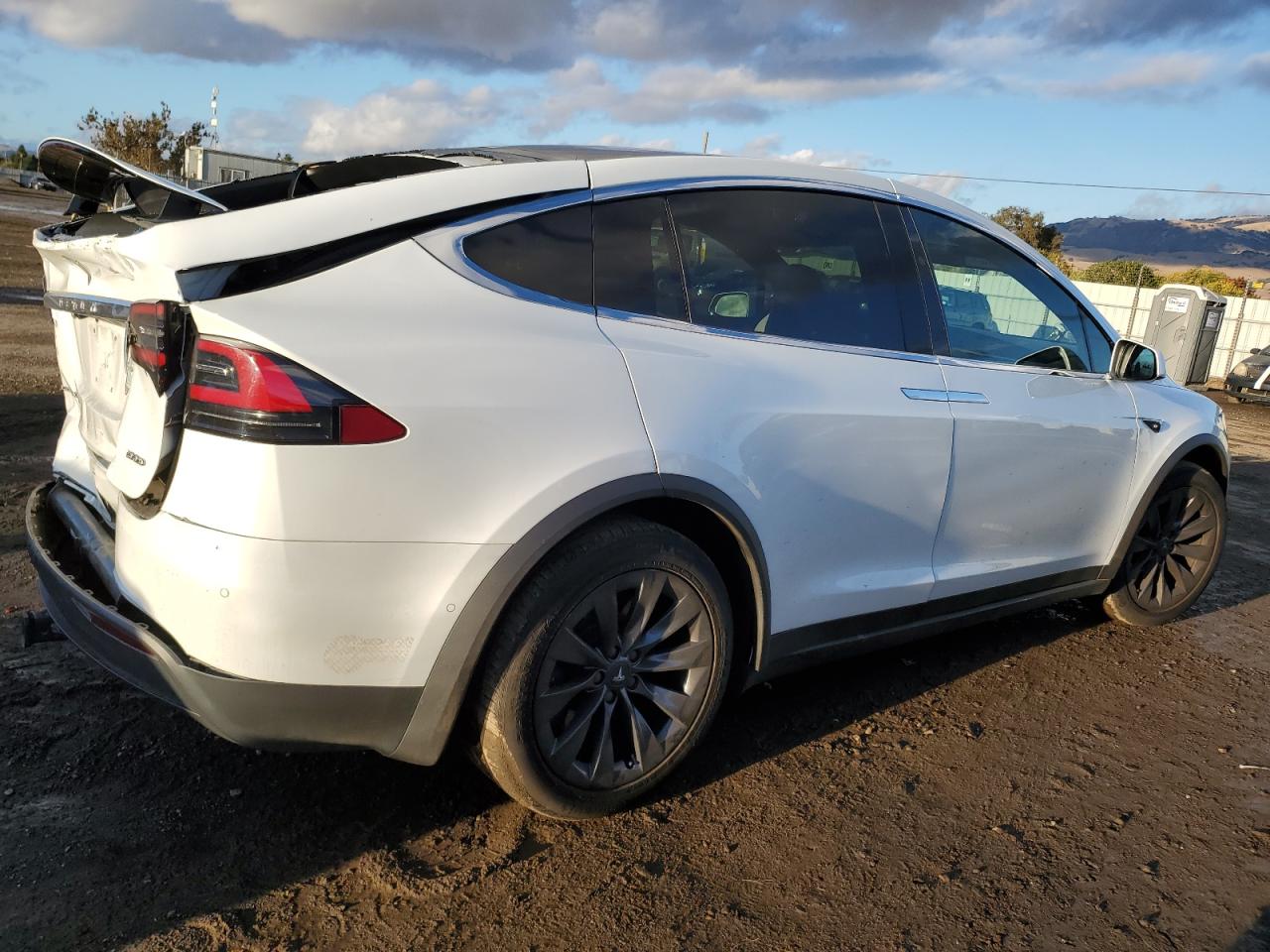 VIN 5YJXCBE29HF051439 2017 TESLA MODEL X no.3