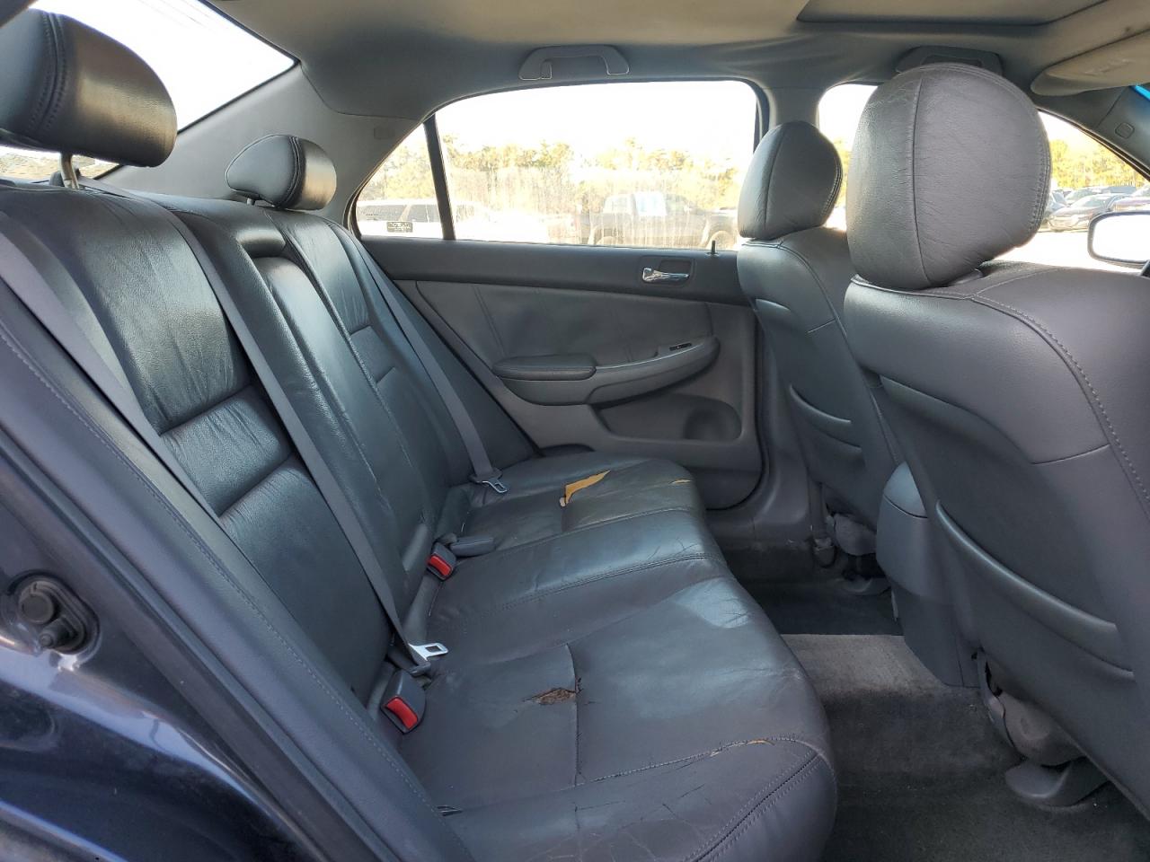 2003 Honda Accord - Image 10