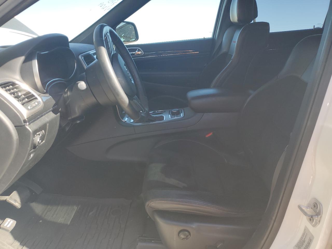 2017 Jeep Grand Cherokee - Image 7