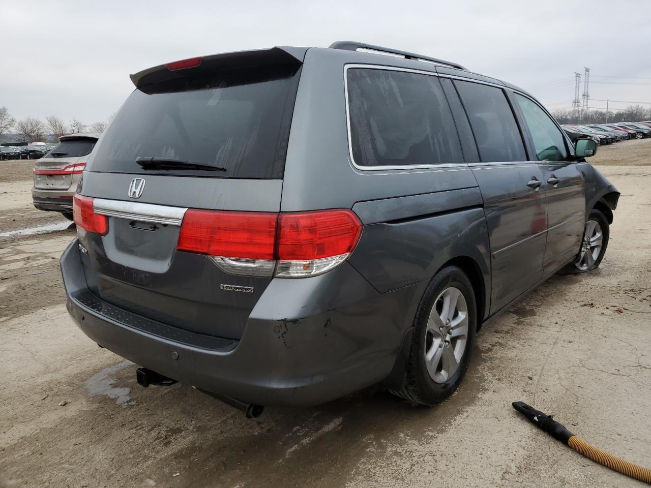 2010 Honda Odyssey - Image 3