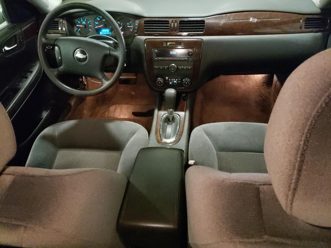 2010 Chevrolet Impala - Image 8
