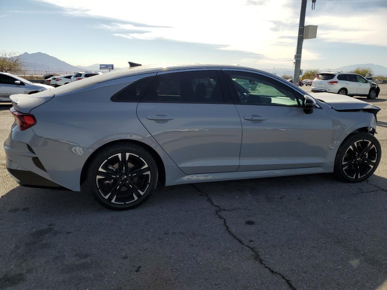 2021 Kia K5 - Image 3