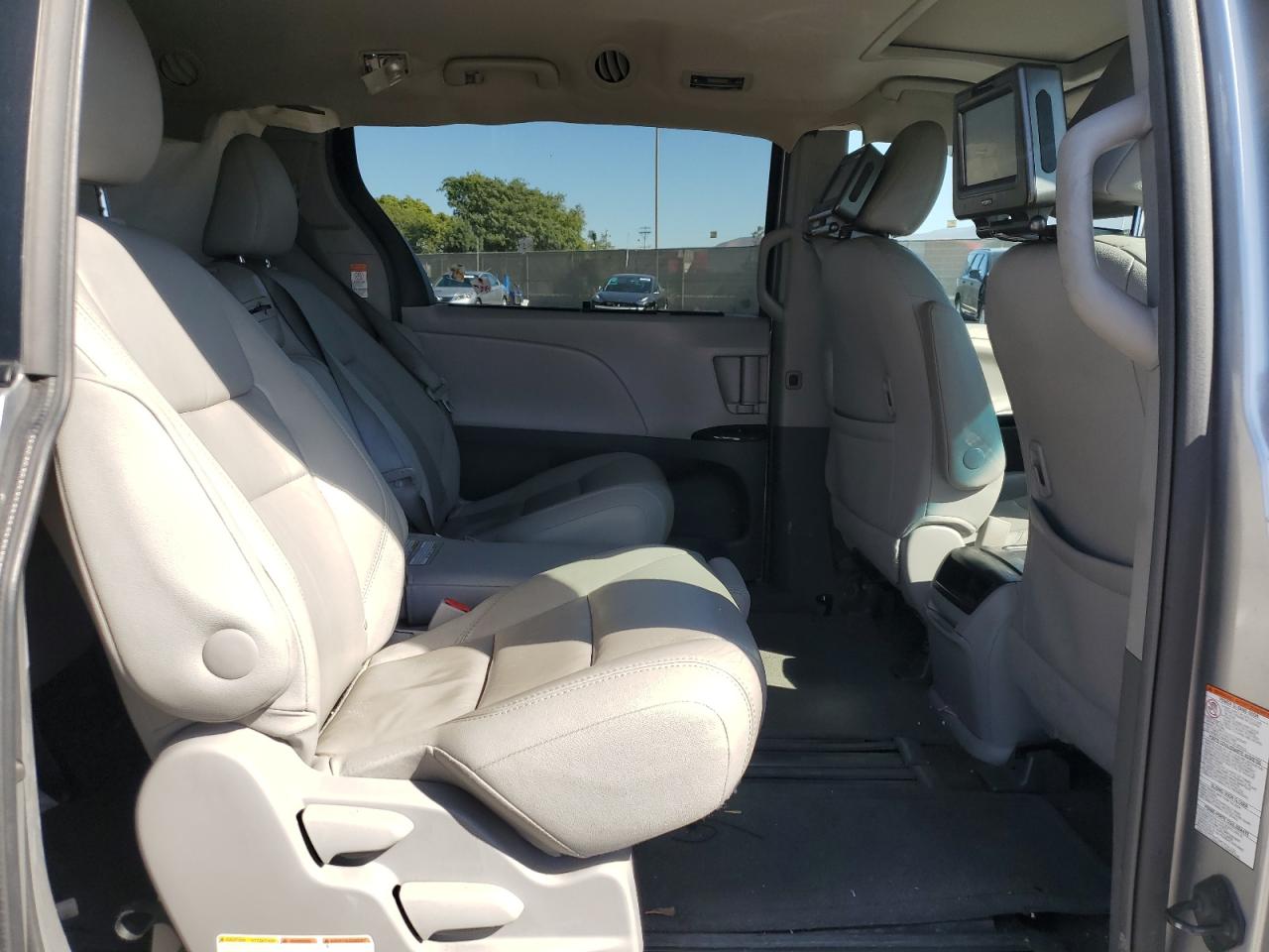 2015 Toyota Sienna Xle VIN: 5TDYK3DC4FS551556 Lot: 79256924