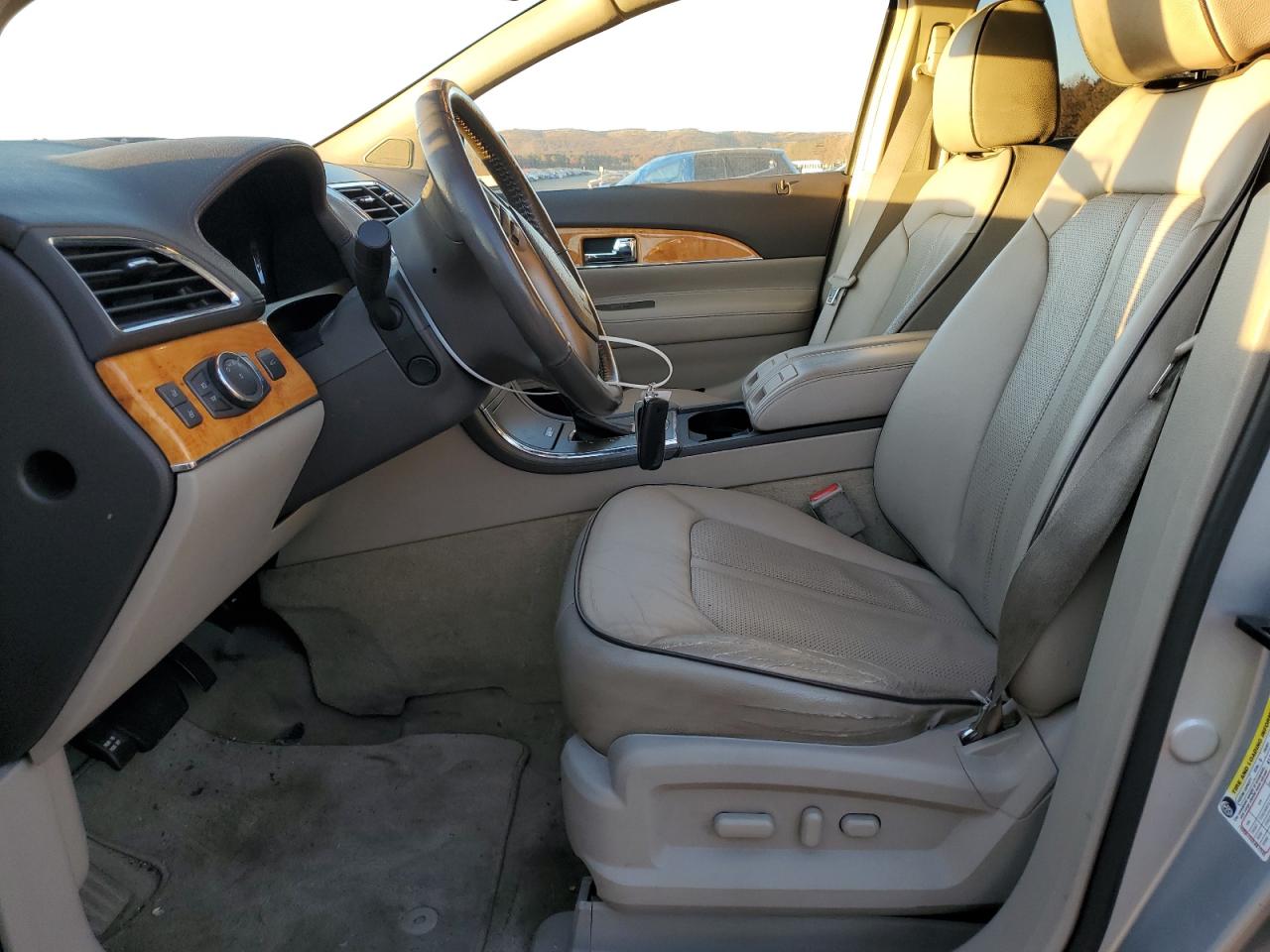 2012 Lincoln MKX - Image 7