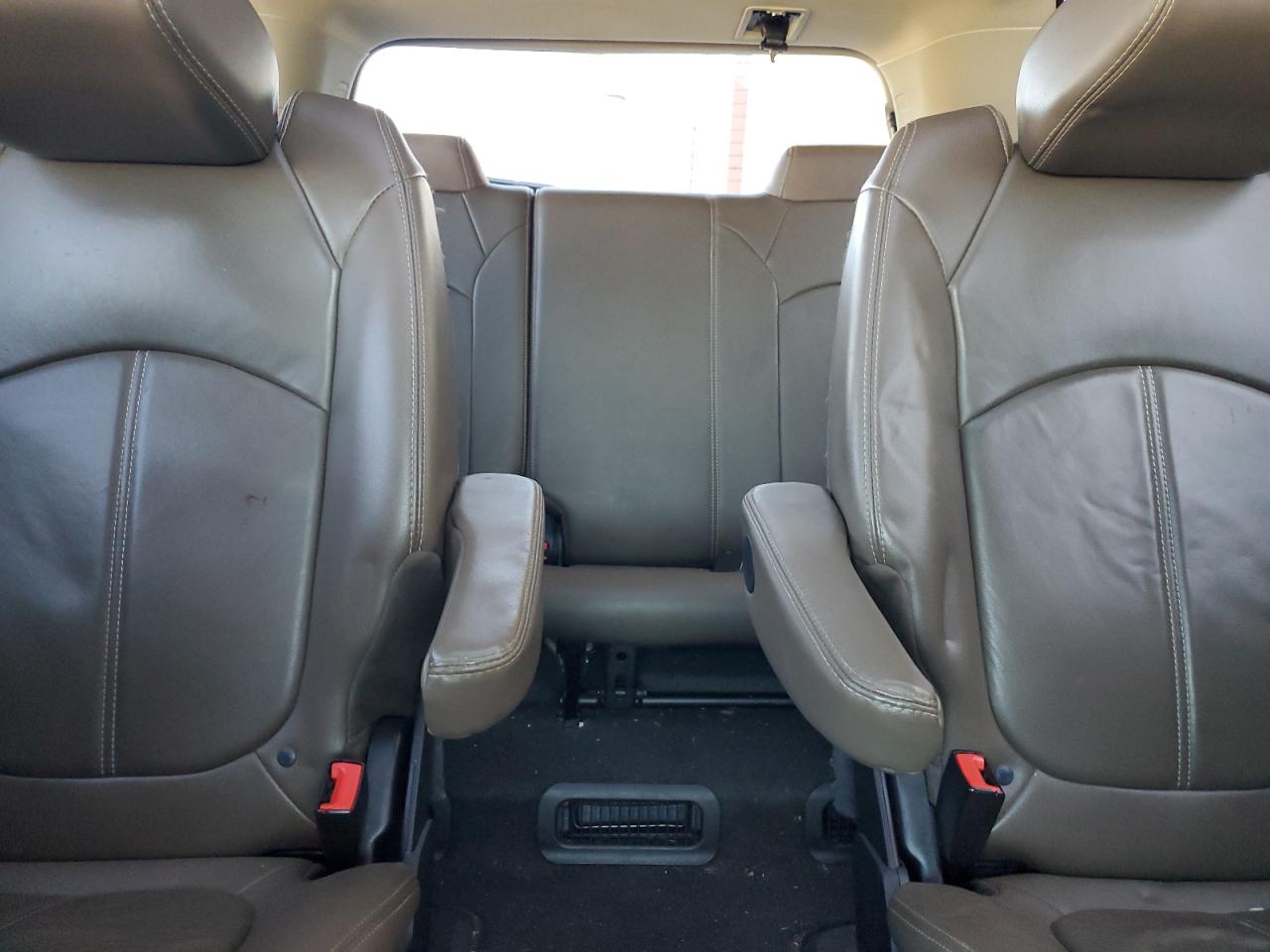 2016 GMC Acadia - Image 10