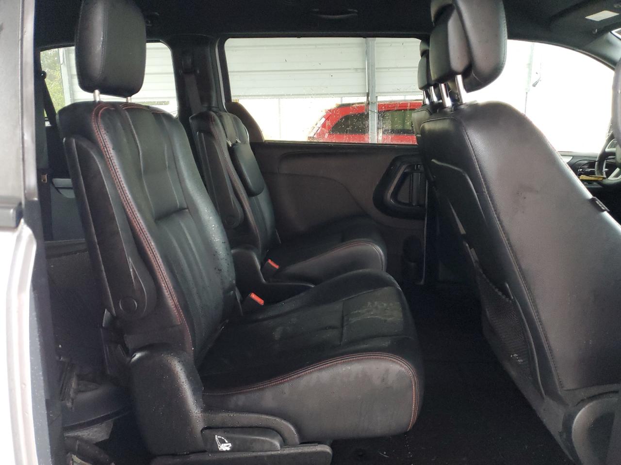 2019 Dodge Caravan - Image 11