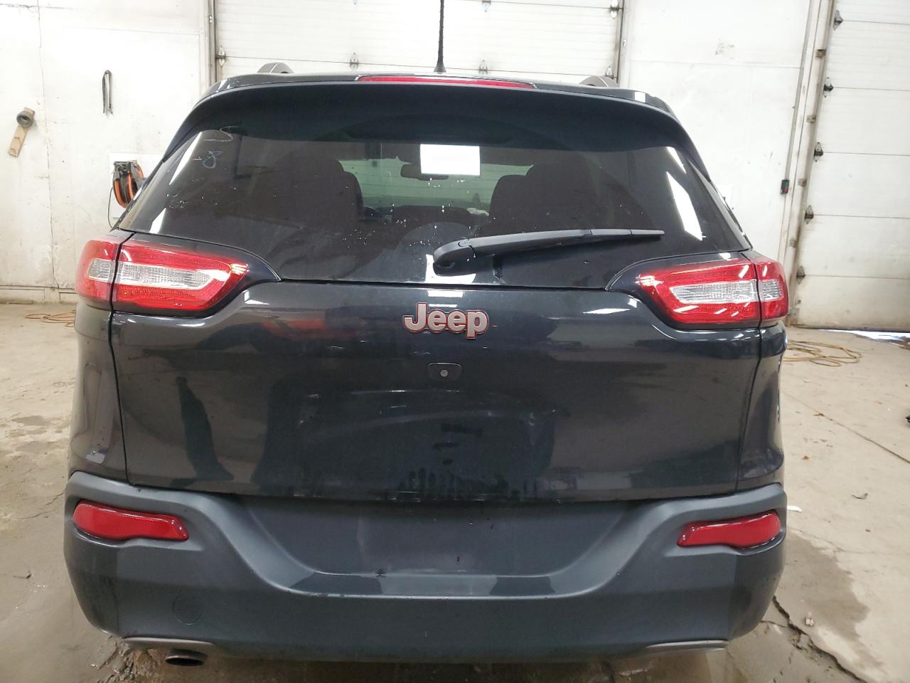 2016 Jeep Cherokee Latitude VIN: 1C4PJLCB6GW284011 Lot: 79848064