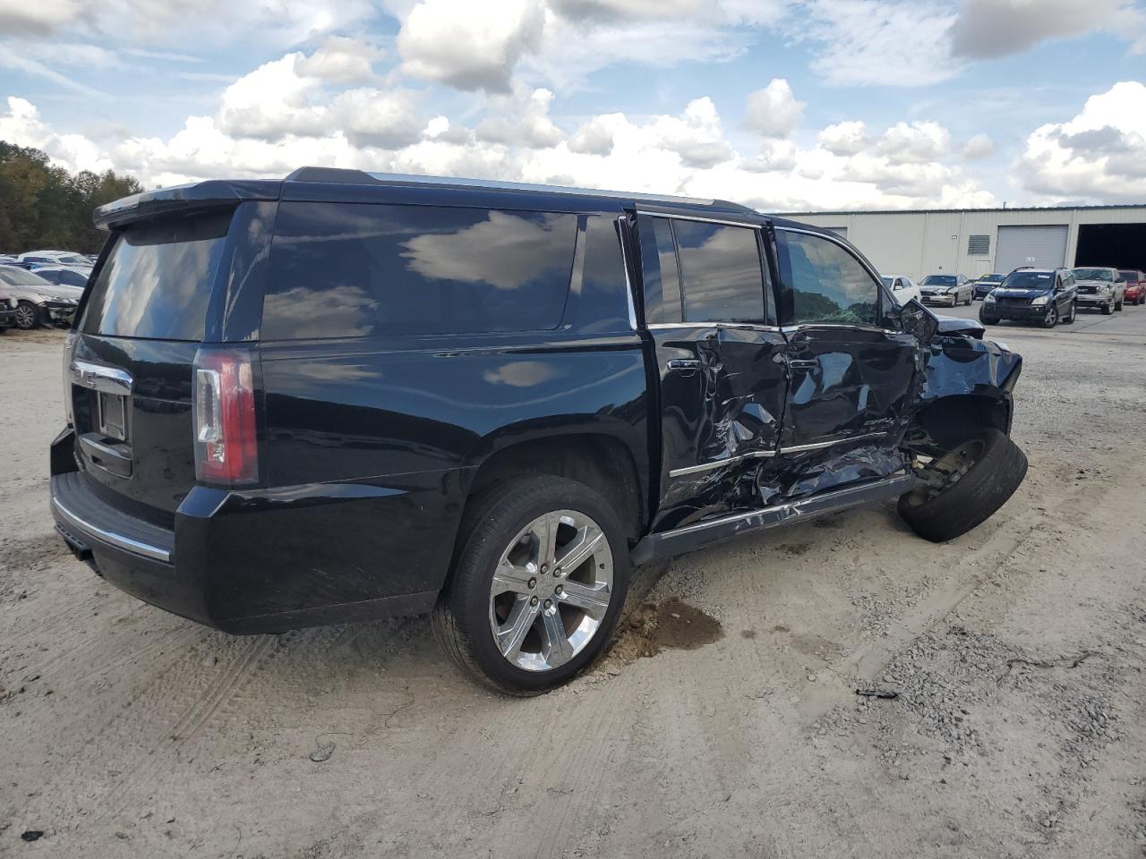 2018 GMC Yukon - Image 3