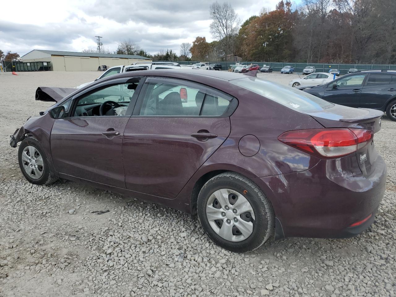 3KPFL4A76HE128282 2017 KIA FORTE - Image 2