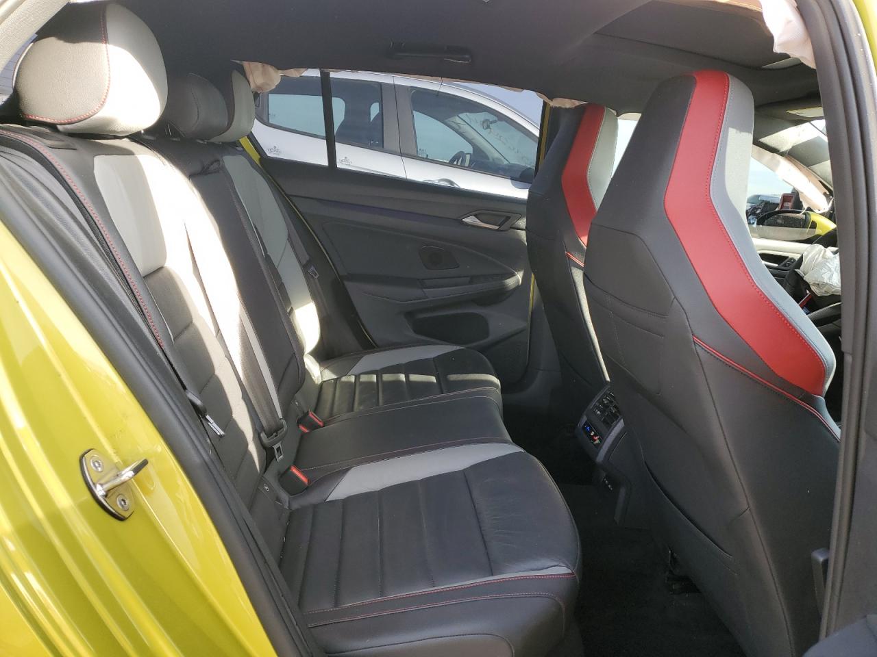 2022 Volkswagen GTI - Image 10