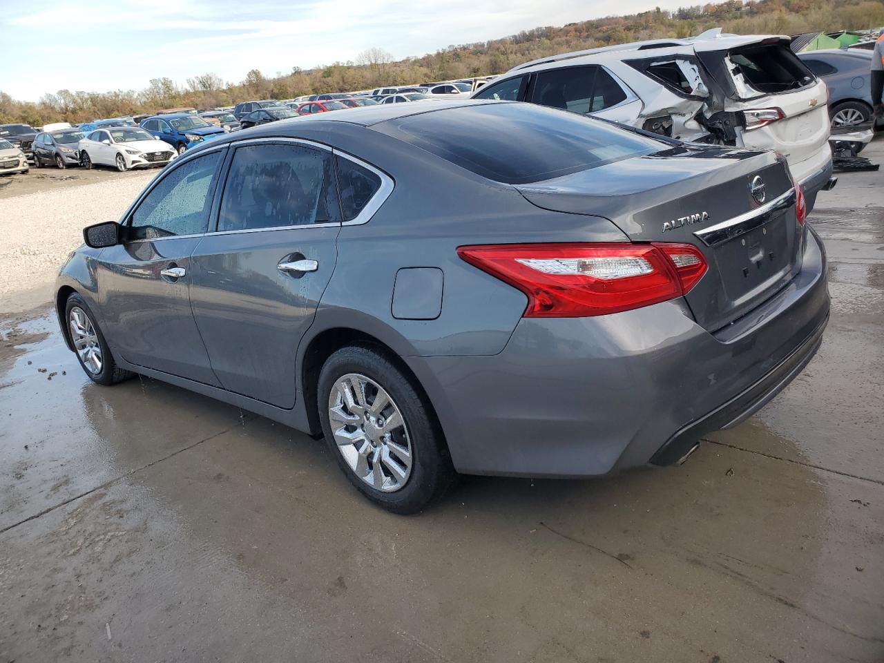 2017 Nissan Altima - Image 2