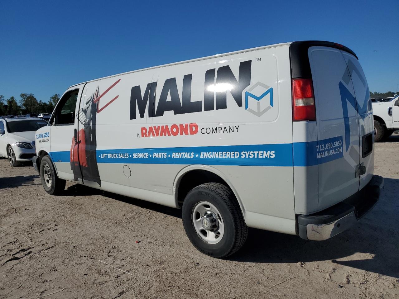 2013 Chevrolet Express - Image 2