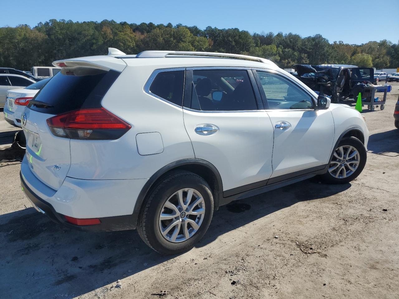 2017 Nissan Rogue - Image 3