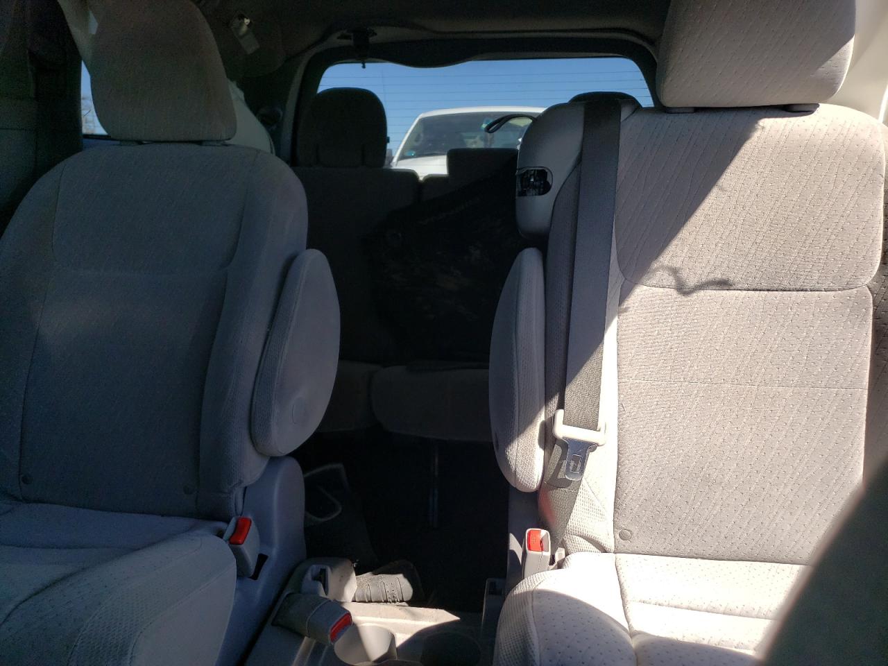 2018 Toyota Sienna - Image 10