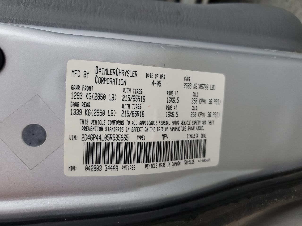 2005 Dodge Caravan - Image 12