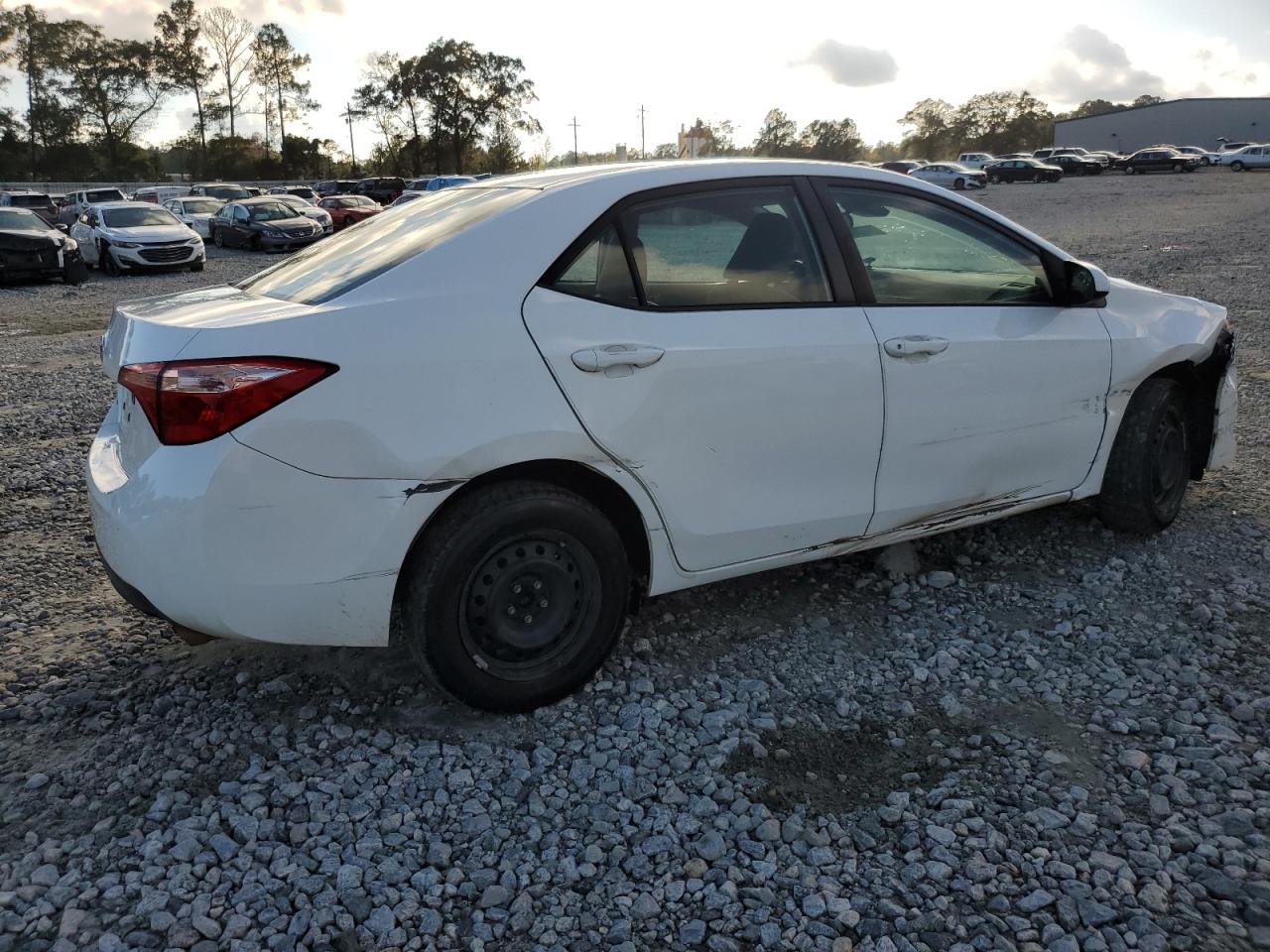 VIN 5YFBURHE4HP712353 2017 TOYOTA COROLLA no.3