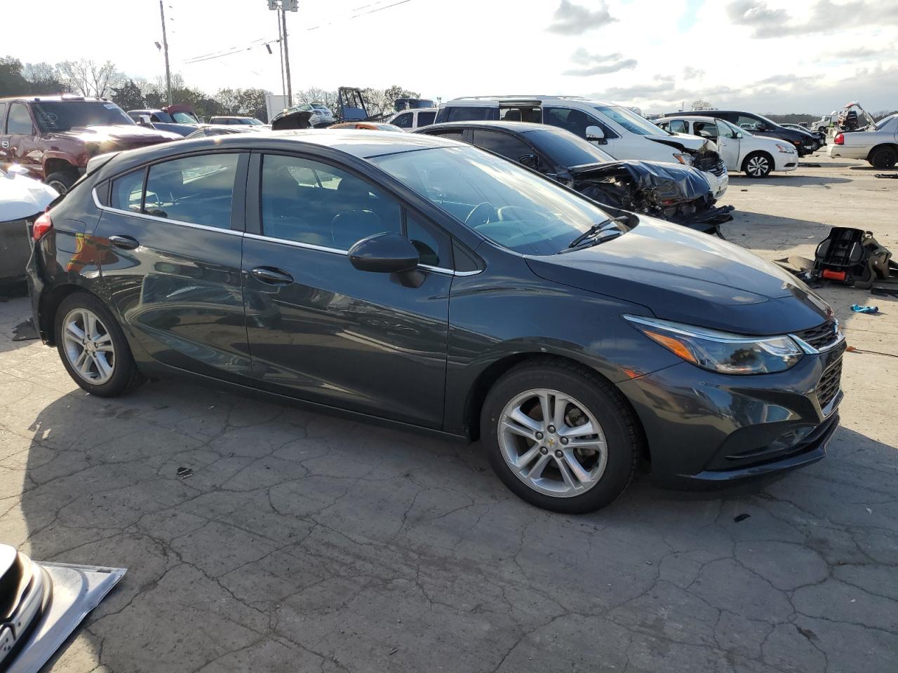 2017 Chevrolet Cruze - Image 4