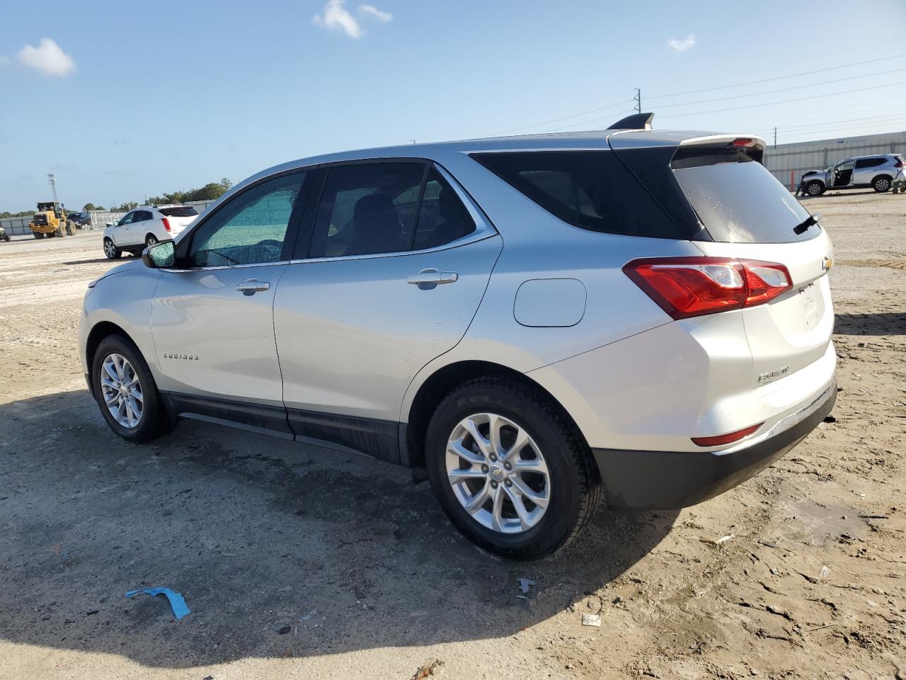 2020 Chevrolet Equinox - Image 2