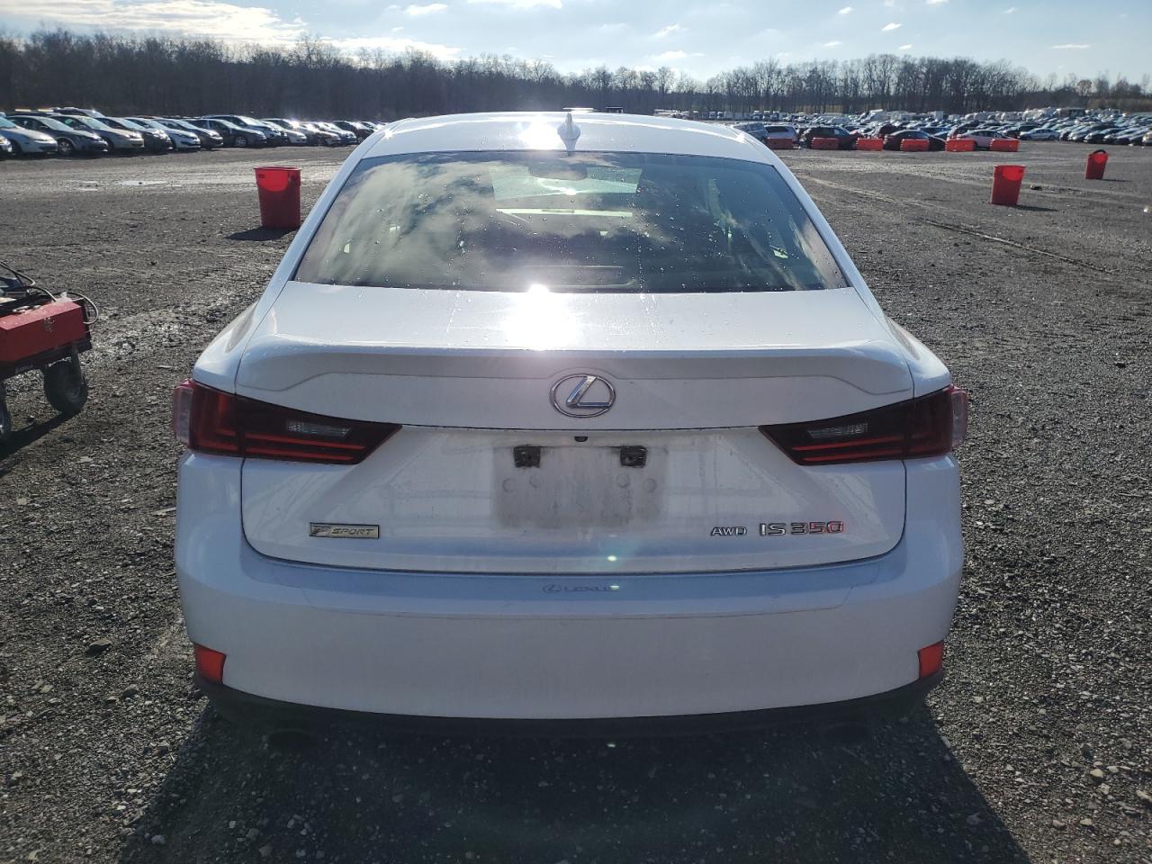 2016 Lexus IS - Image 6