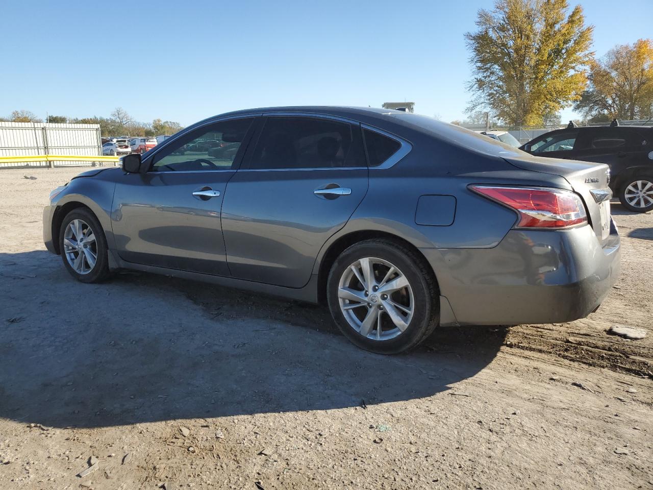 2014 Nissan Altima - Image 2