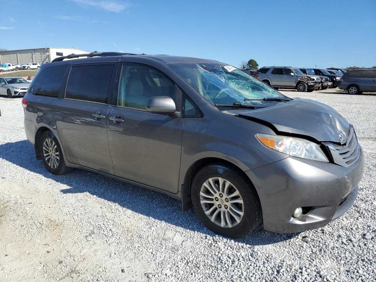 2011 Toyota Sienna - Image 4