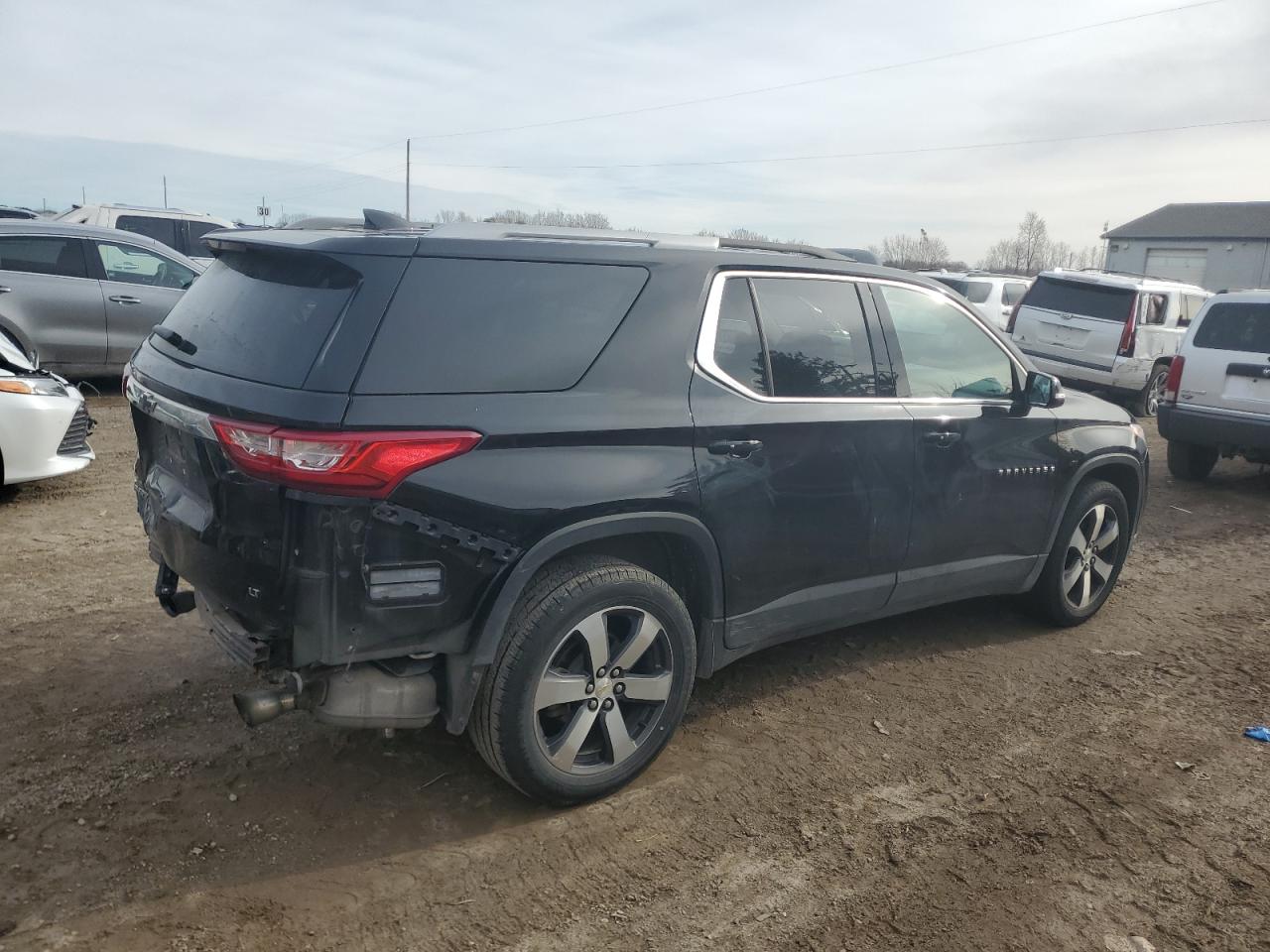 VIN 1GNERHKW6JJ163637 2018 CHEVROLET TRAVERSE no.3