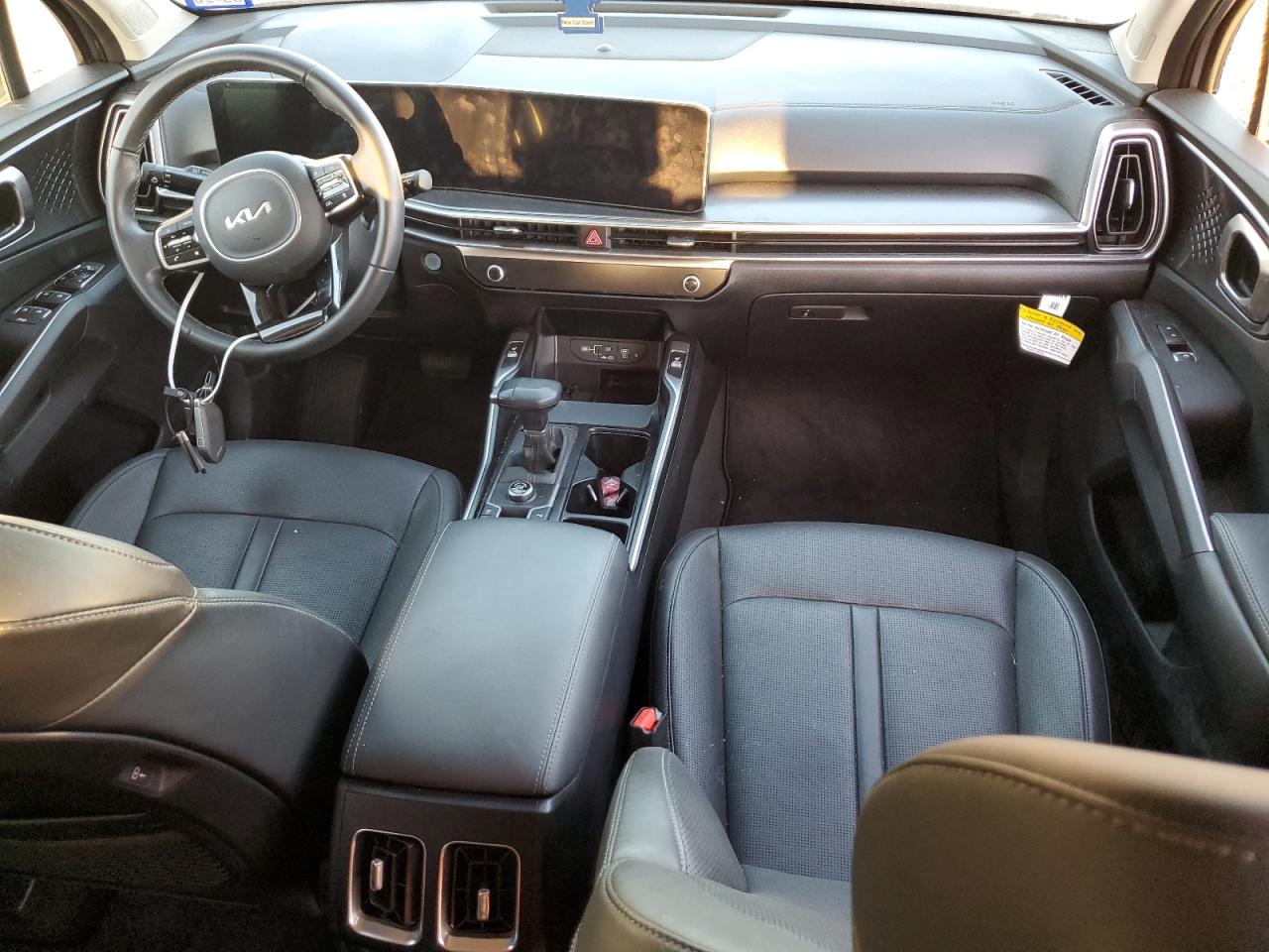2024 Kia Sorento - Image 8