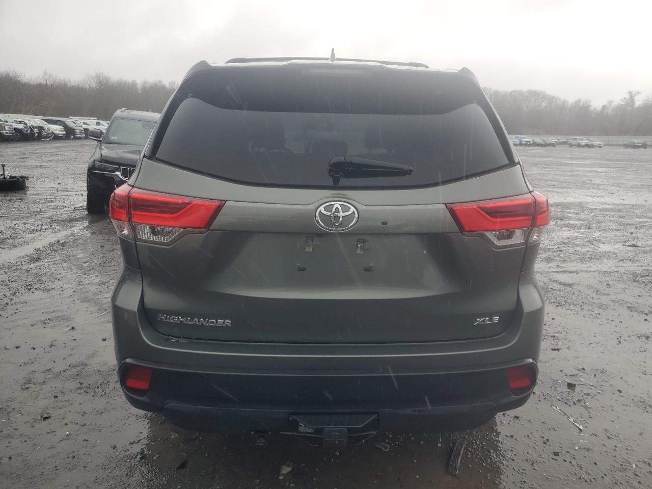 2018 Toyota Highlander - Image 6