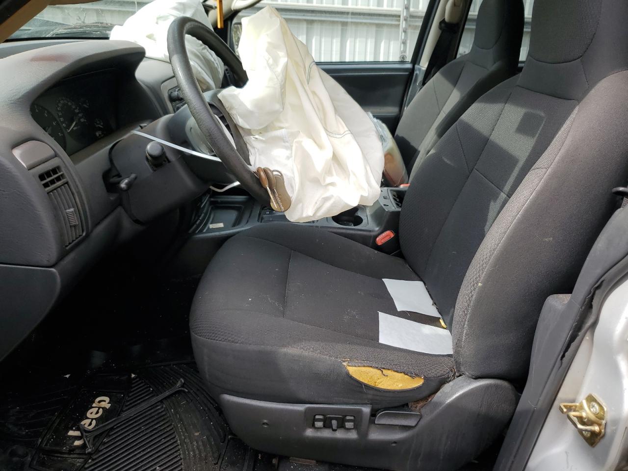 2004 Jeep Grand Cherokee - Image 7
