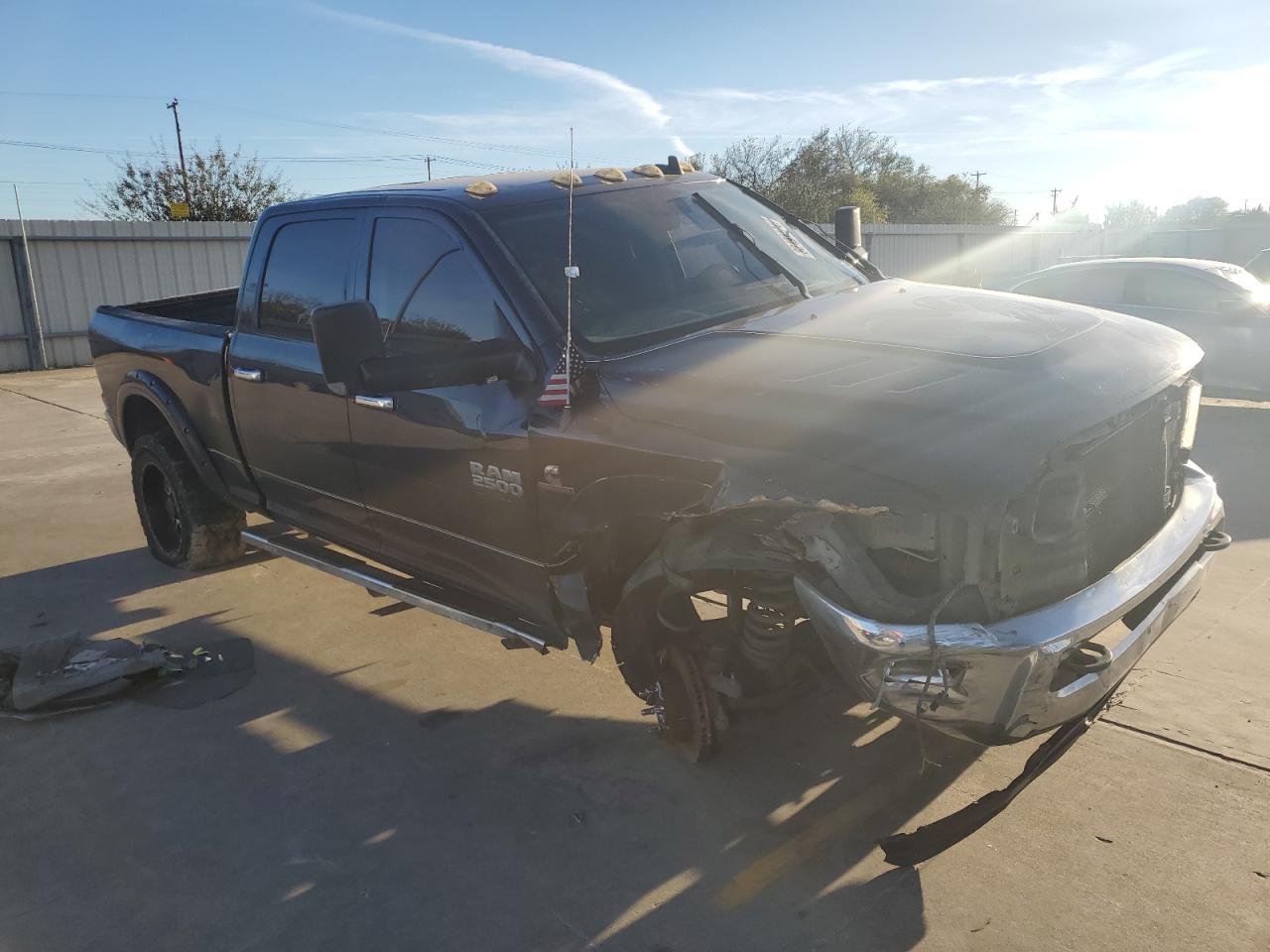 VIN 3C6UR5DL3FG501775 2015 RAM All Models no.4