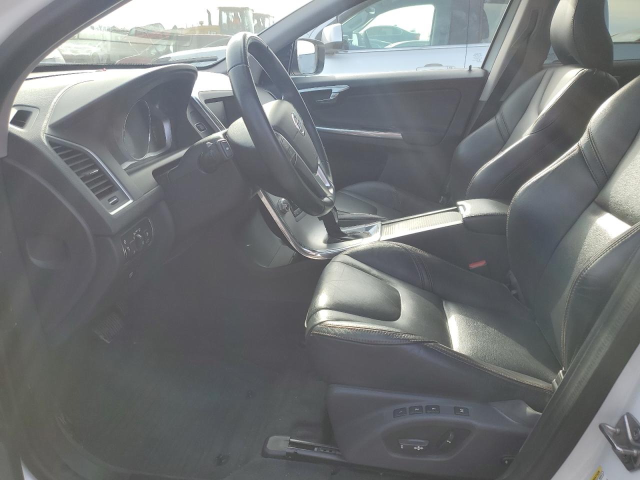 2017 Volvo XC60 - Image 7