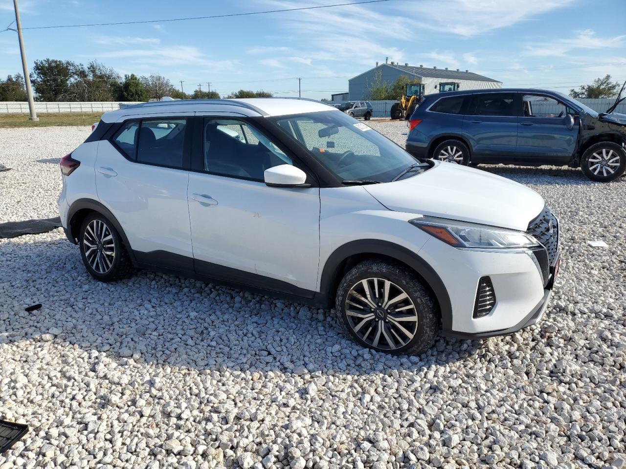 2022 Nissan Kicks - Image 4