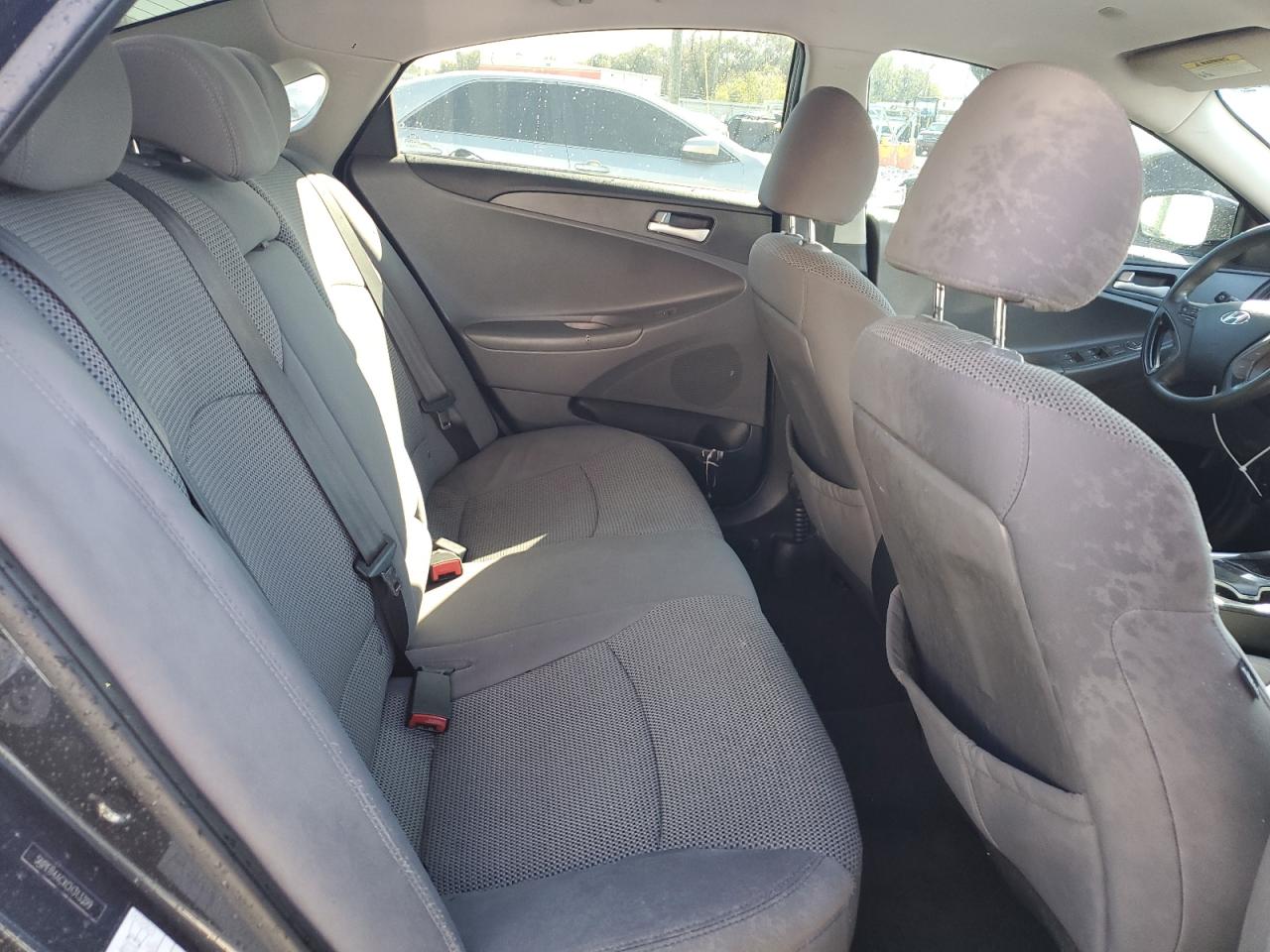 2012 Hyundai Sonata - Image 10