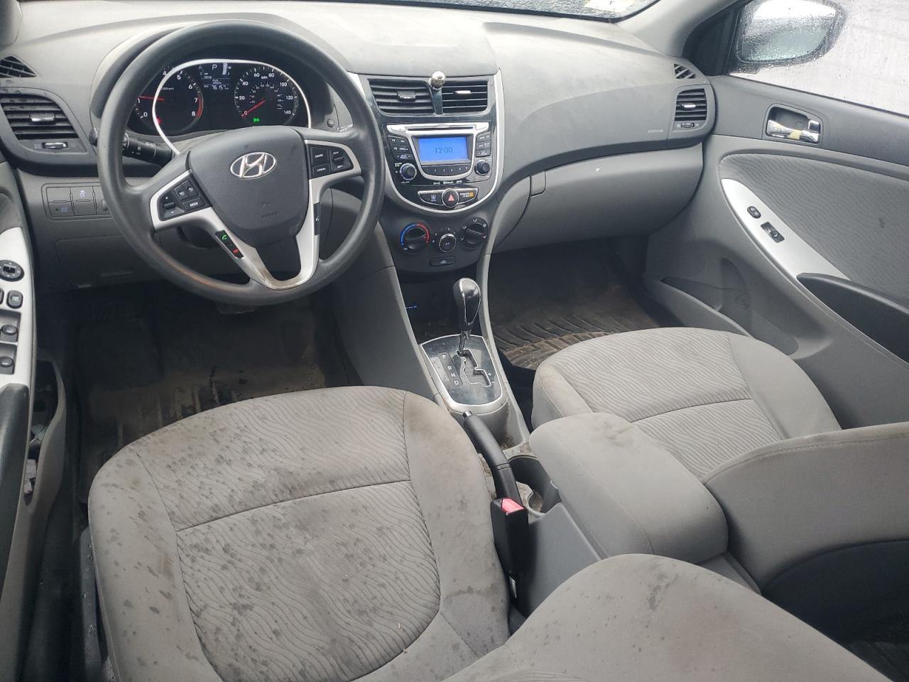 2013 Hyundai Accent - Image 8
