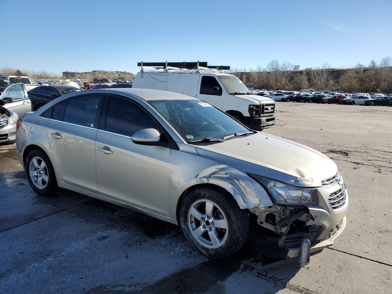 VIN 1G1PC5SB0F7107348 2015 CHEVROLET CRUZE no.4