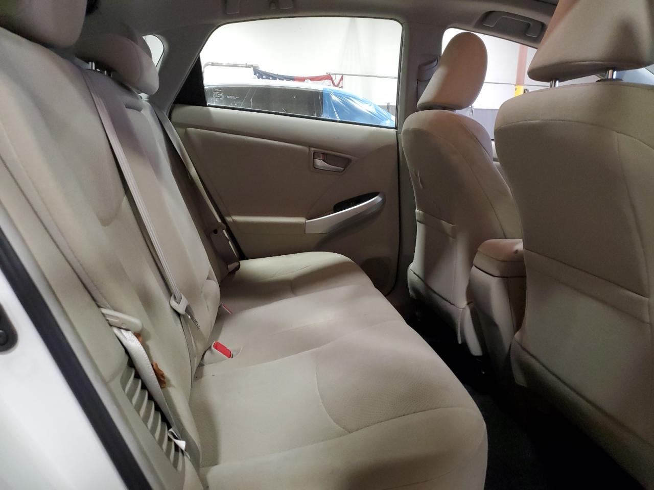 2014 Toyota Prius - Image 10