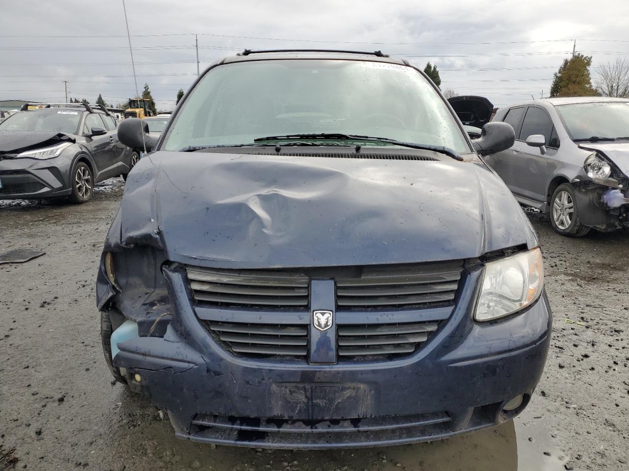 2005 Dodge Caravan - Image 5