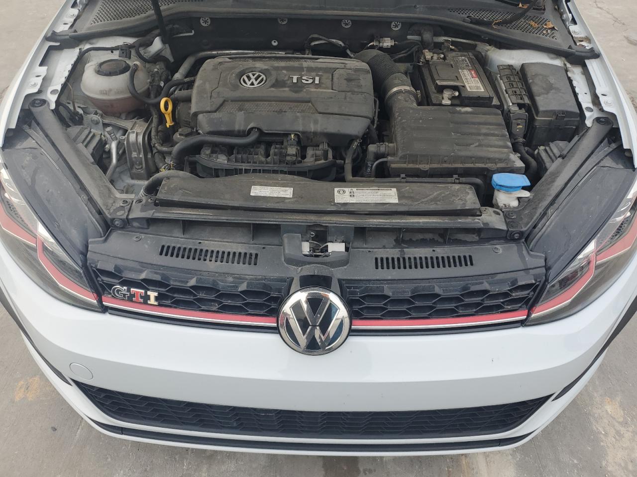 2018 Volkswagen GTI - Image 12