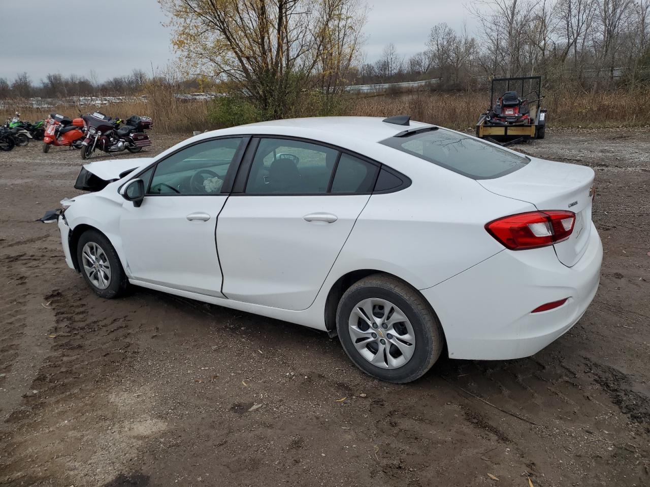 2013 Chevrolet Cruze - Image 2