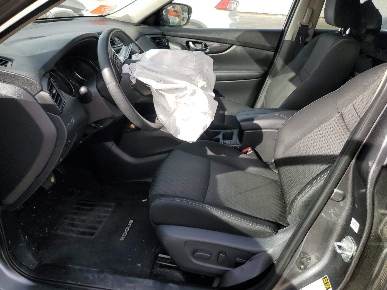 2018 Nissan Rogue - Image 7