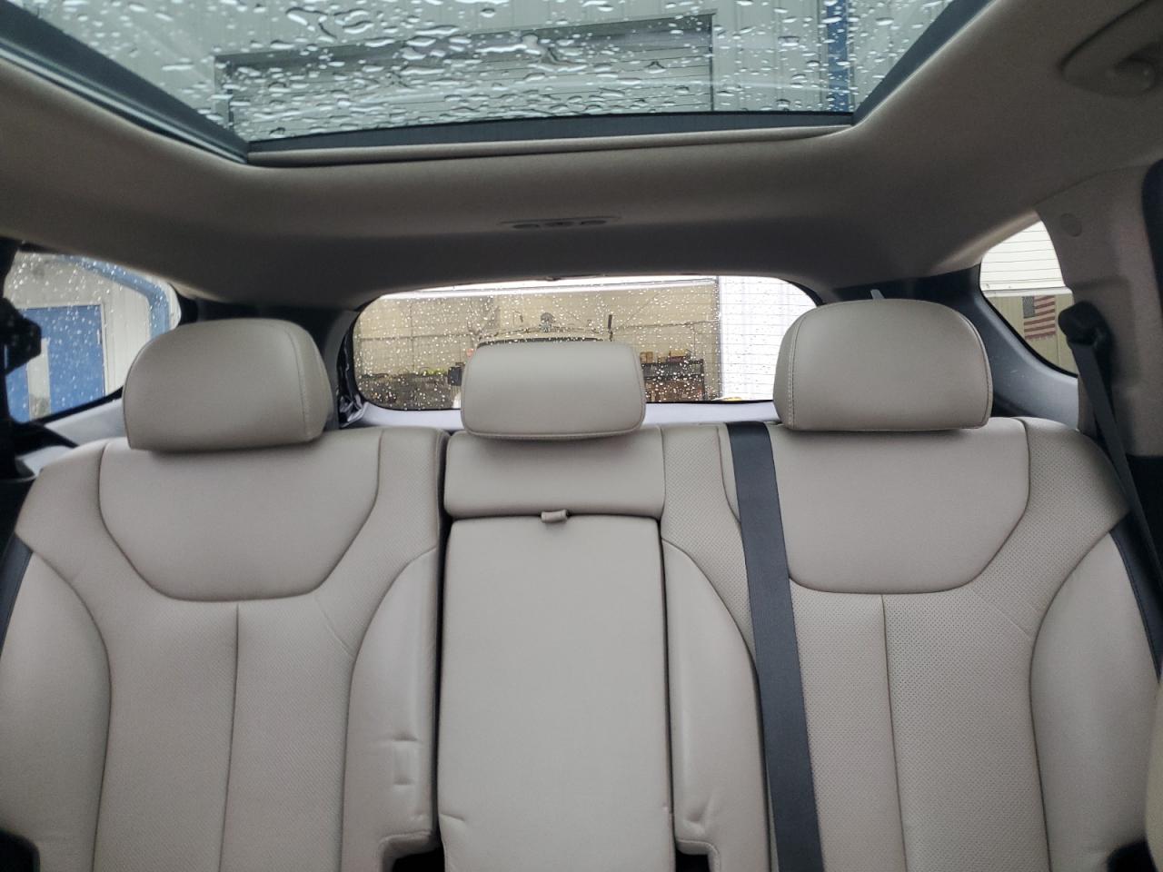 2020 Hyundai Santa Fe - Image 10