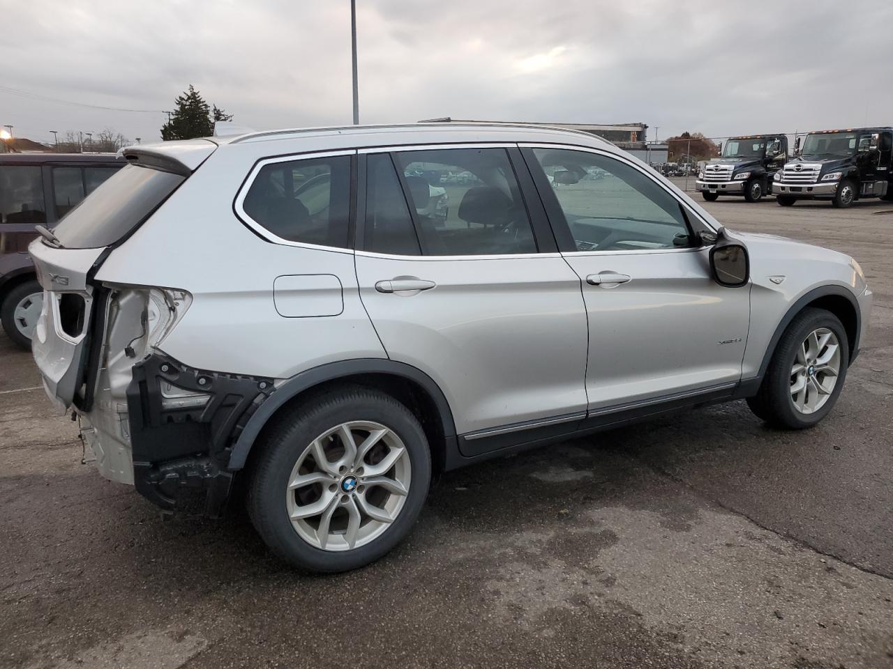 VIN 5UXWX7C50E0E76215 2014 BMW X3 no.3